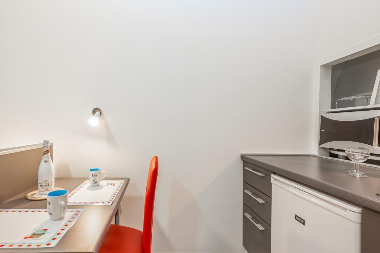 Apartments Black & White, Cherry & Blue 리예카 외부 사진